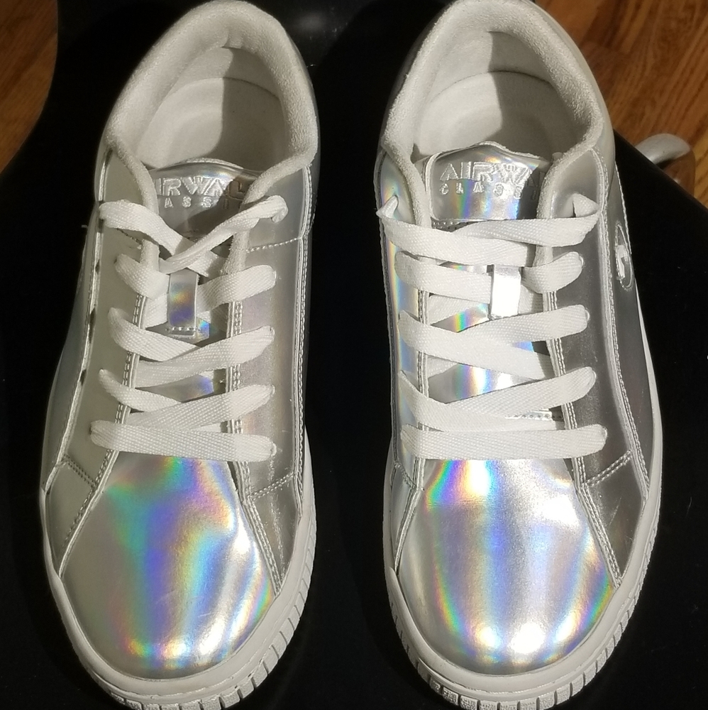 Airwalk one Pearl Iridescent size 9